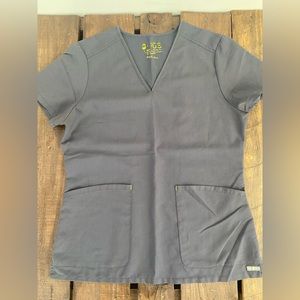 FIGS scrub top and bottoms set. Top is a size small and bottoms are a medium.